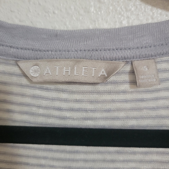 Athleta roushing details size small - Picture 2 of 5